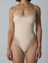 Le body en dentelle lisse