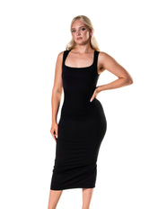 Robe gainante à col carré